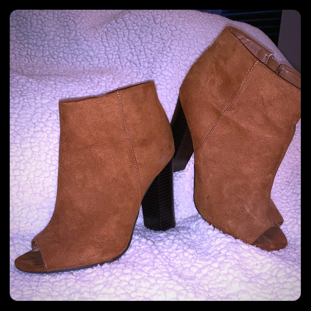 Seriously adorable peep toe booties!